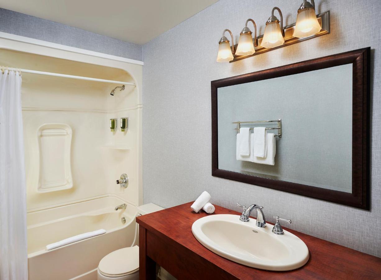 Sir Sam'S Inn & Spa (Adults Only) Haliburton Εξωτερικό φωτογραφία