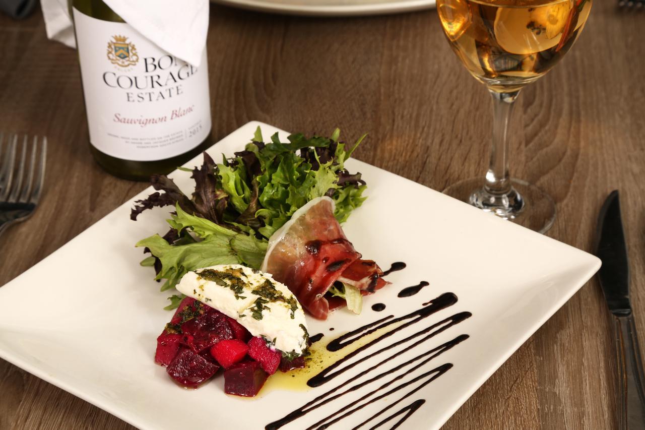 Sir Sam'S Inn & Spa (Adults Only) Haliburton Εξωτερικό φωτογραφία