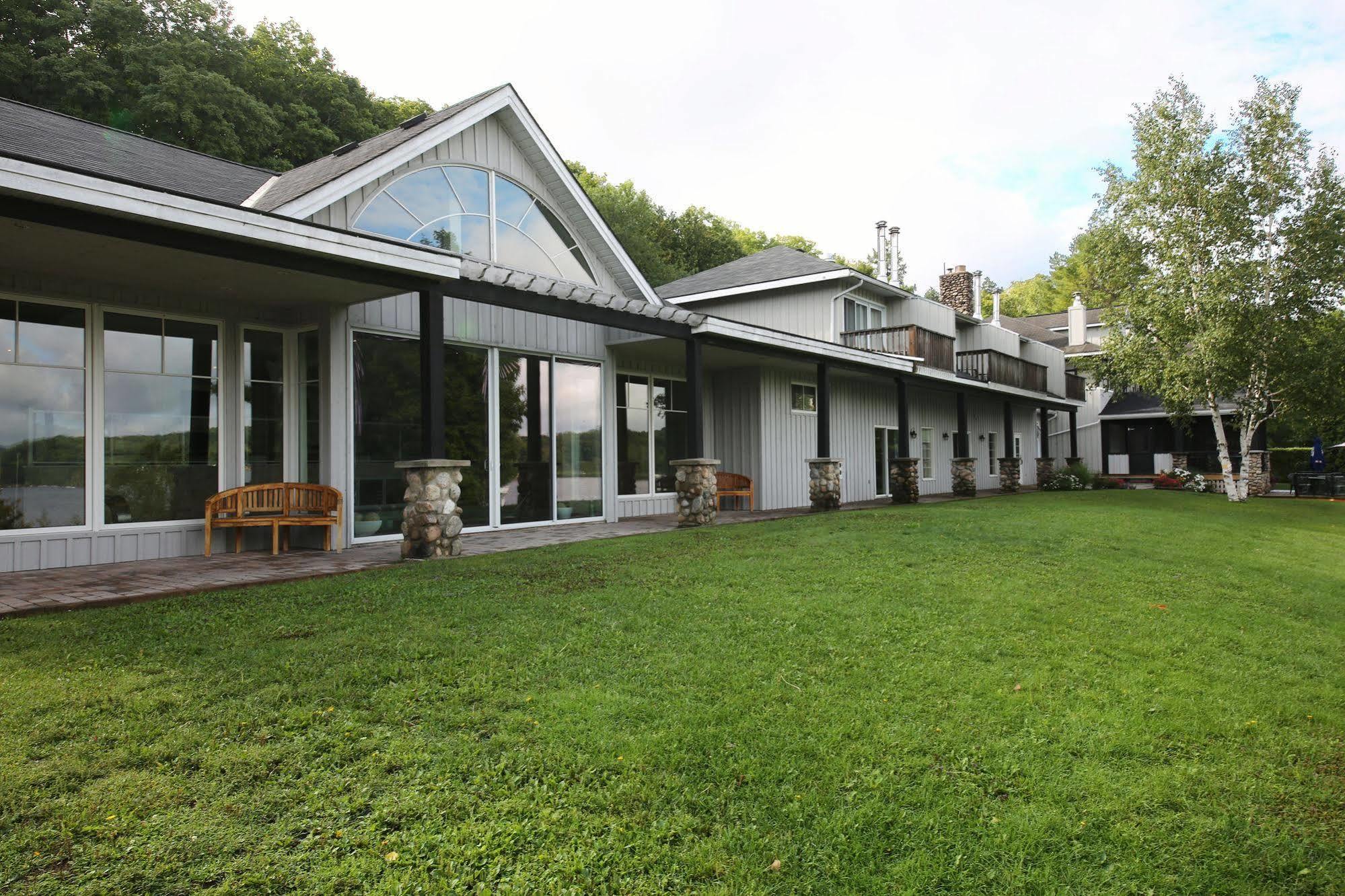 Sir Sam'S Inn & Spa (Adults Only) Haliburton Εξωτερικό φωτογραφία